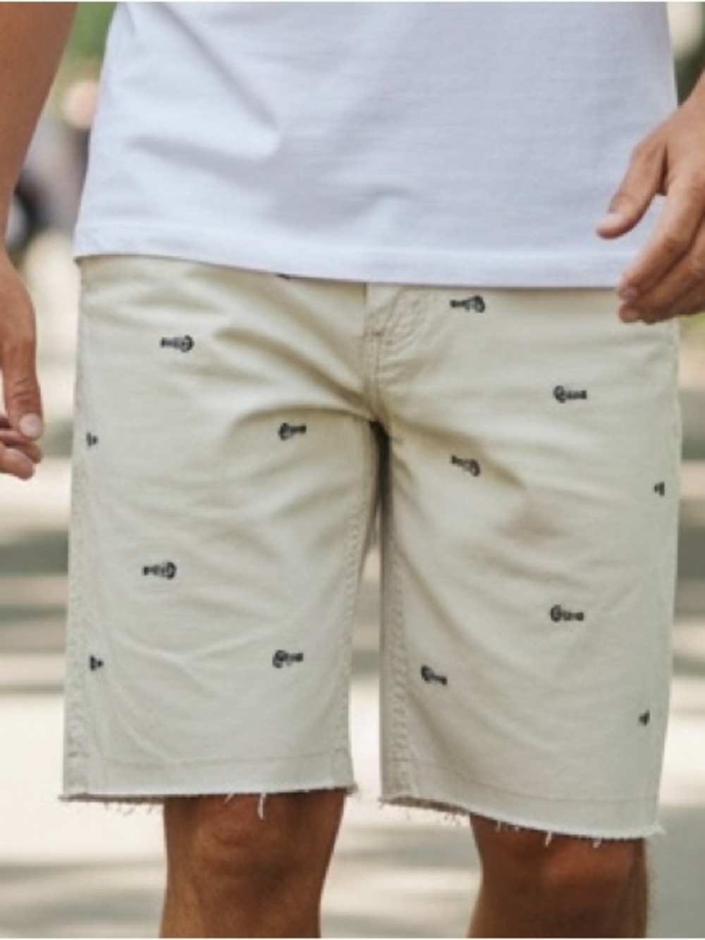 Nautica Reproduction VTG Men's Cream Casual Shorts Embroidered Fish Bones SZ 31